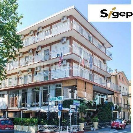 Hotel Nova Dhely Rimini Eksteriør bilde