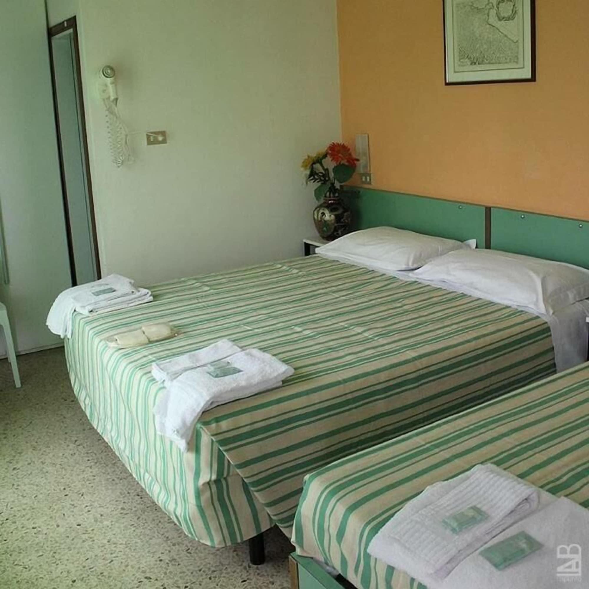 Hotel Nova Dhely Rimini Eksteriør bilde