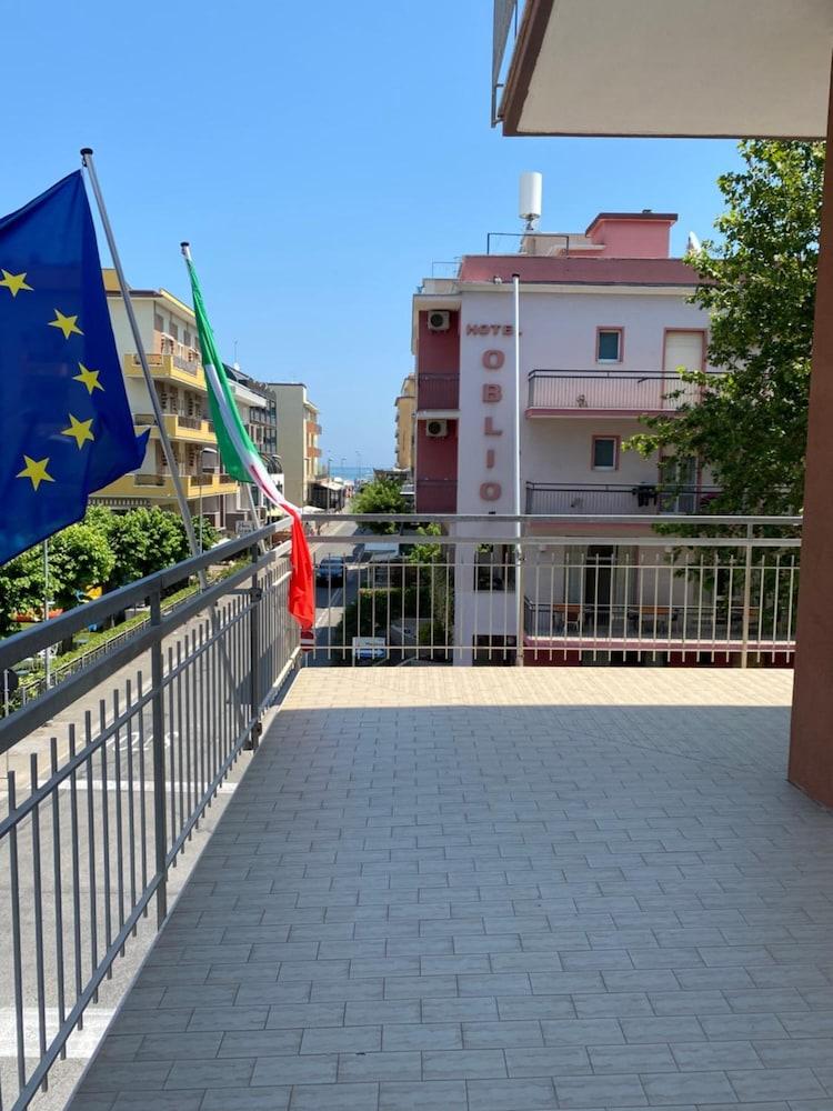 Hotel Nova Dhely Rimini Eksteriør bilde