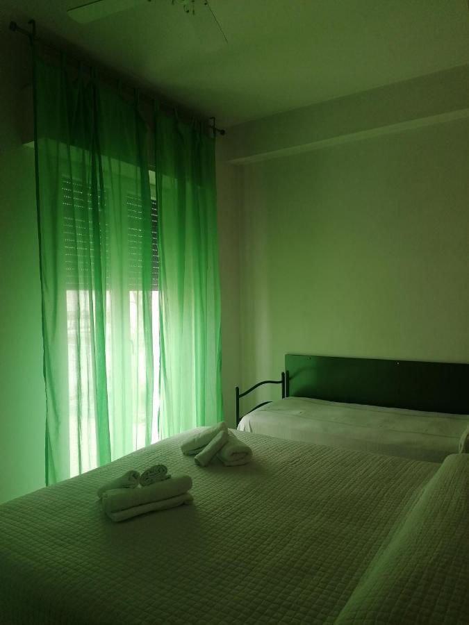 Hotel Nova Dhely Rimini Eksteriør bilde