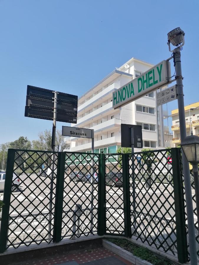 Hotel Nova Dhely Rimini Eksteriør bilde