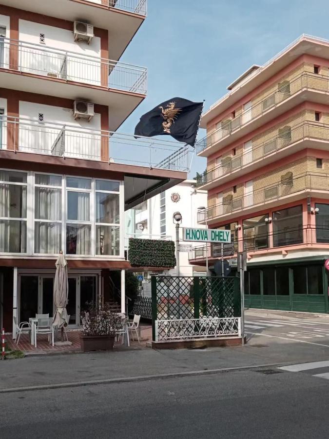 Hotel Nova Dhely Rimini Eksteriør bilde