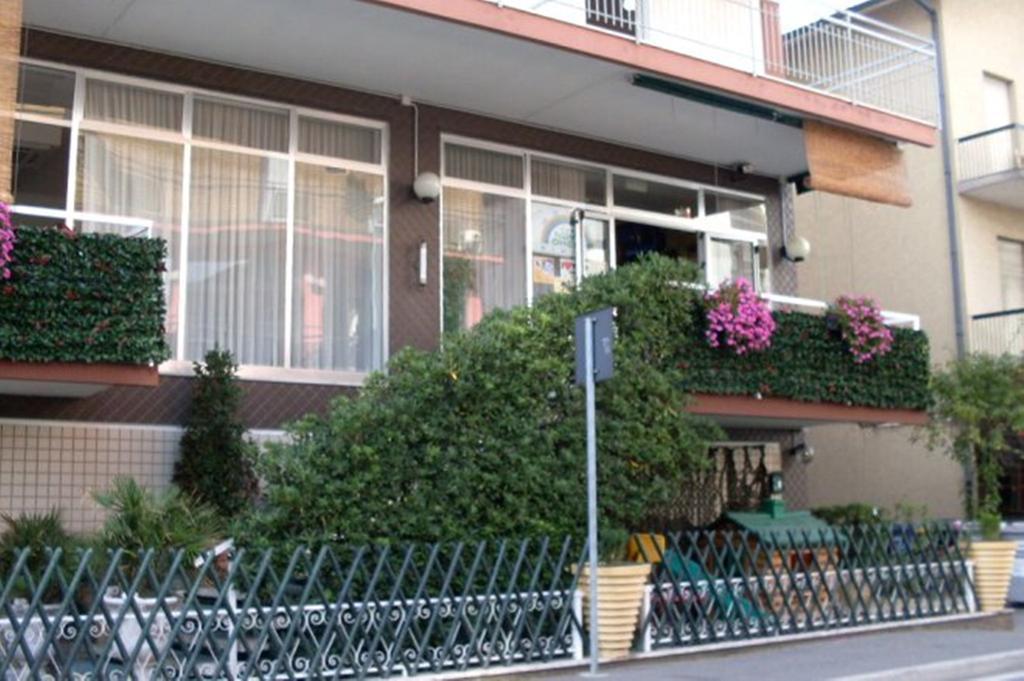 Hotel Nova Dhely Rimini Eksteriør bilde